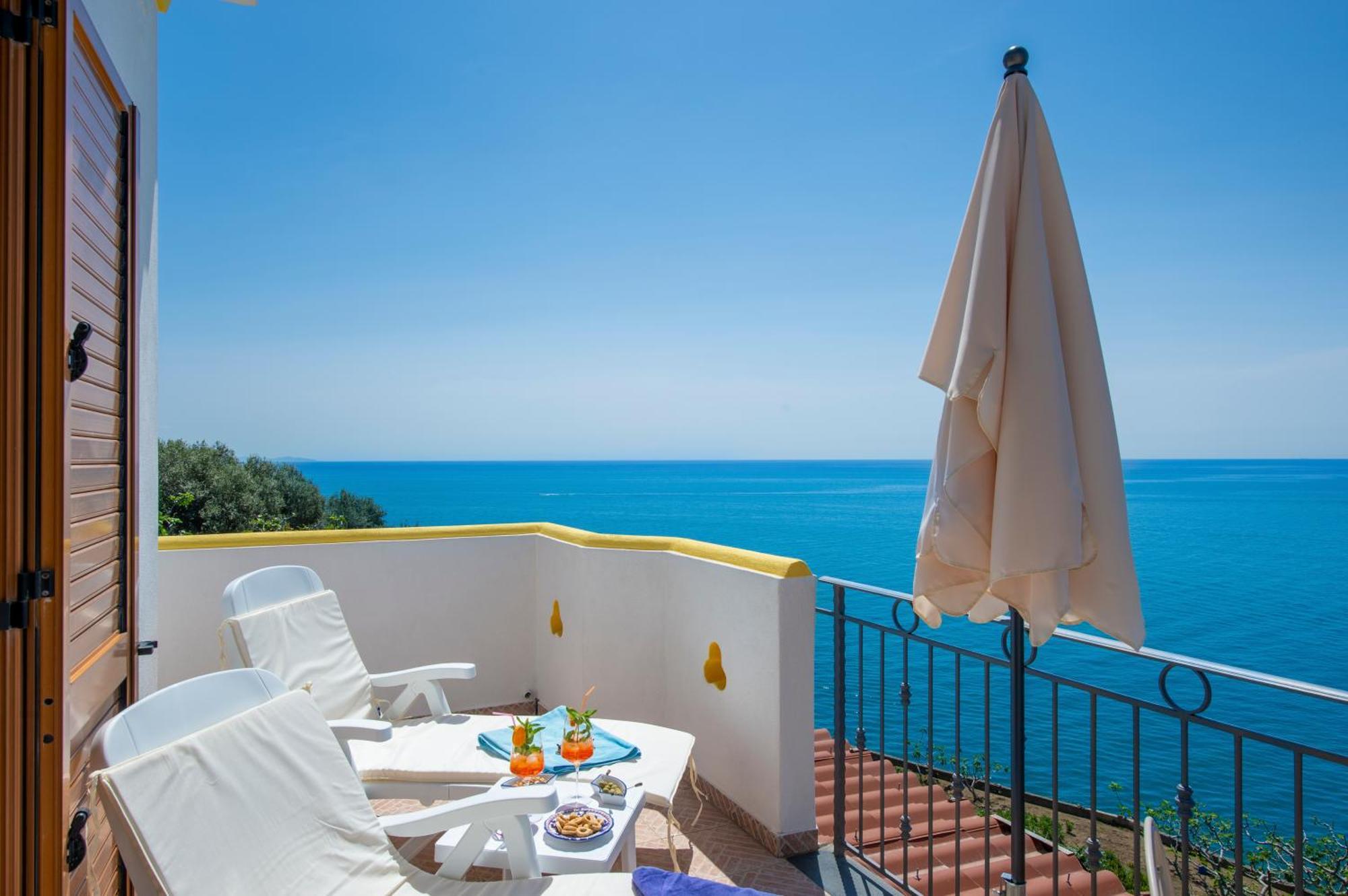 Casa Olga, Un Affaccio Sul Mare !! Apartment Praiano Exterior photo